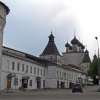 Северо-восточная башня, торговые ряды и Сретенская надвратная церковь. Фото: Ярослав