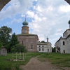 Вид из северных ворот. Слева Борисоглебский собор (1522-1523). Справа Благовещенская