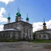 Спасская церковь (1689, слева) и Архангельская церковь (1712-1725, справа). Фото: